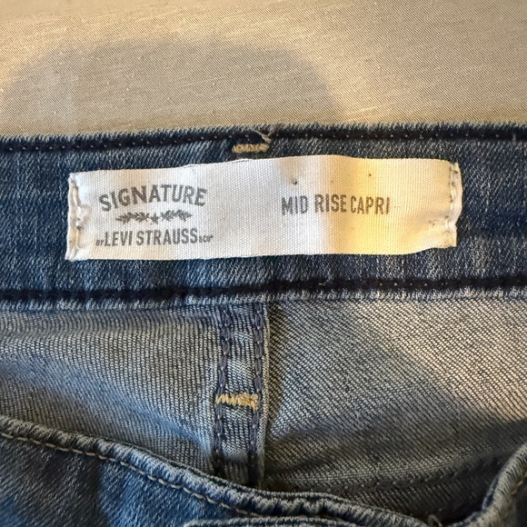 Levi Strauss Signature Jeans Capri Size 24 W Mid Rise Capri - Picture 14 of 15